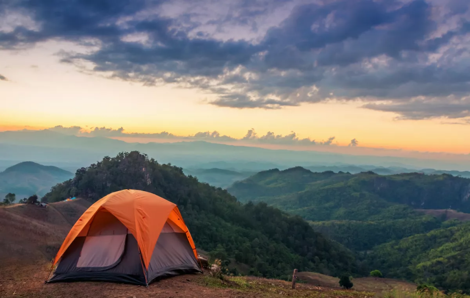 Understanding the Meaning of Pitching a Tent: Exploring the Concept of the Outdoors