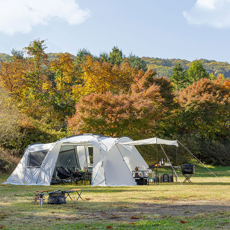 Why is a tunnel tent more suitable for multi-person travel?